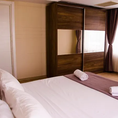 Flamingo Lägenhetshotell 3*